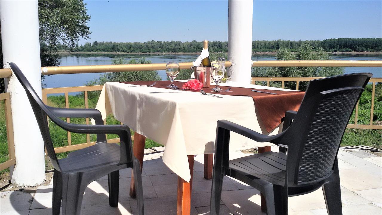 Хотелски Комплекс Радецки Град Козлодуй Kozloduy ภายนอก รูปภาพ