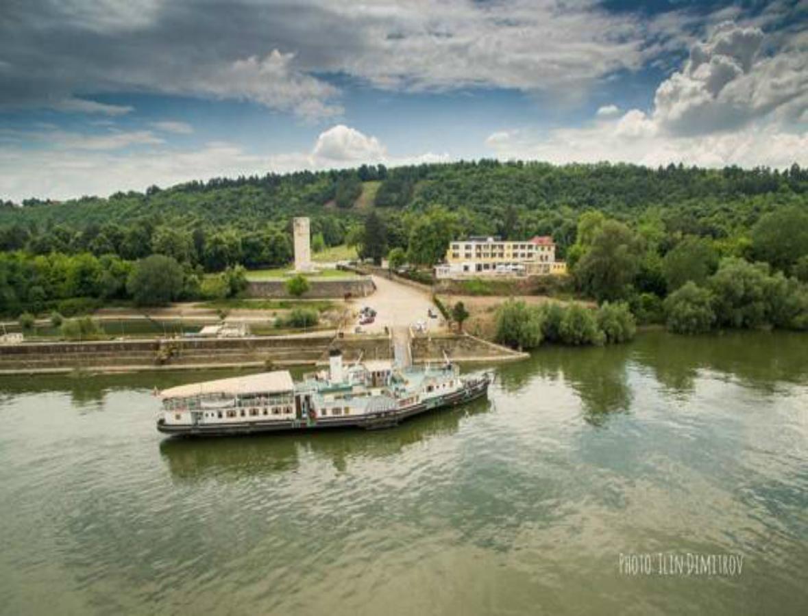 Хотелски Комплекс Радецки Град Козлодуй Kozloduy ภายนอก รูปภาพ